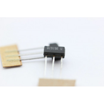 2SD1919R TRANSISTOR NOS ( New Old Stock ) 1PC. C555AU7F151118