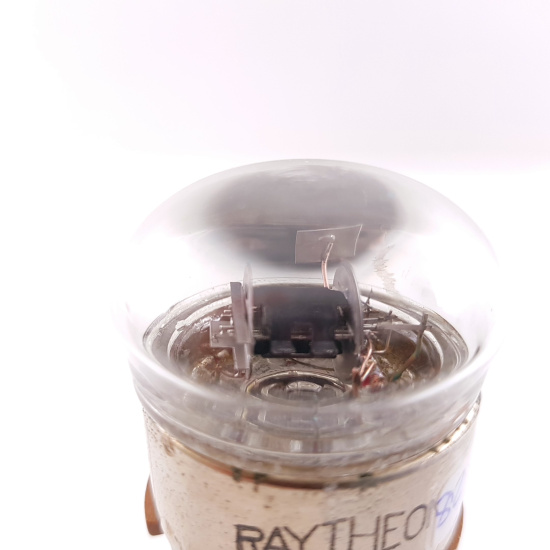 1 X 717A / VT269 RAYTHEON TUBE. BLACK...