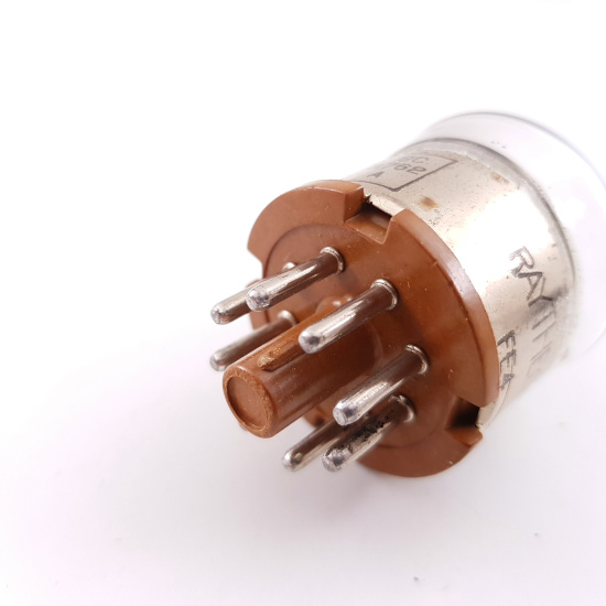 1 X 717A / VT269 RAYTHEON TUBE. BLACK...