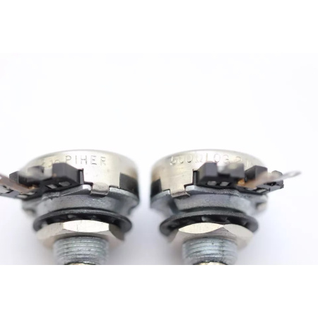 1 X POTENTIOMETER PIHER 500OHM LOG W/O ON/OFF (NEW OLD STOCK) 1PC. CA365U10F261124