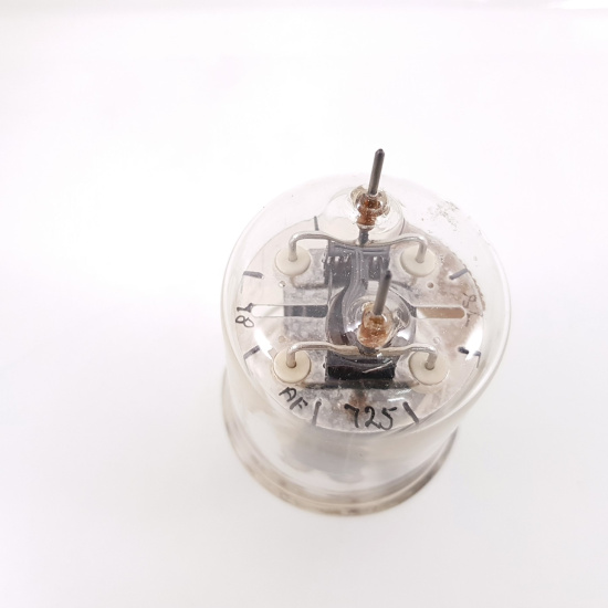 1 X CV2666 / 829B TUBE. BLACK PLATES....