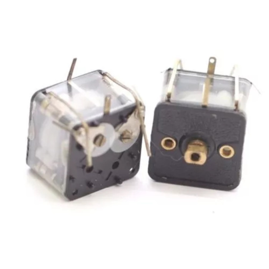 AIR VARIABLE CAPACITOR 2 X 210pF NOS (NEW OLD STOCK) 1PC. CA273U90F250517