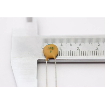 3 x CERAMIC CAPACITOR 1,5nF...