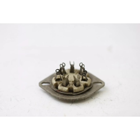 1 X UX7 / U7B CERAMIC SOCKET. MEDIUM 7-PIN. RZOC16