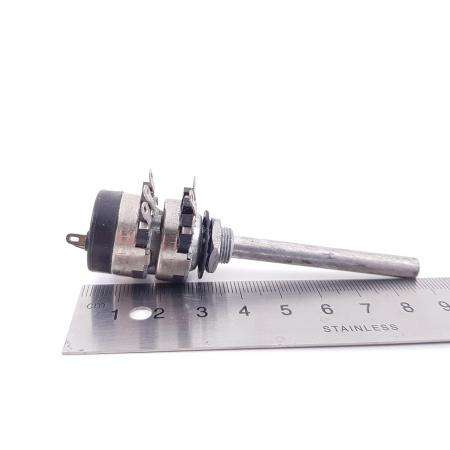 1 x POTENCIOMETRO CARBON. CARBON POTENTIOMETER. PIHER 1,3M + 1,3M, 1M3 + 1M3 +-20% LOG W ON/OFF. P9