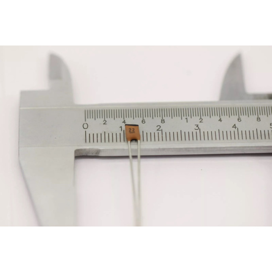 20 X CERAMIC CAPACITOR 22pF 63V 2%...