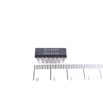 1 X MC1358P MOTOROLA...