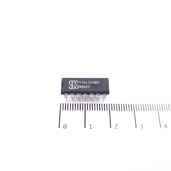 1 X 74LS10B1 SGS INTEGRATED CIRCUIT....