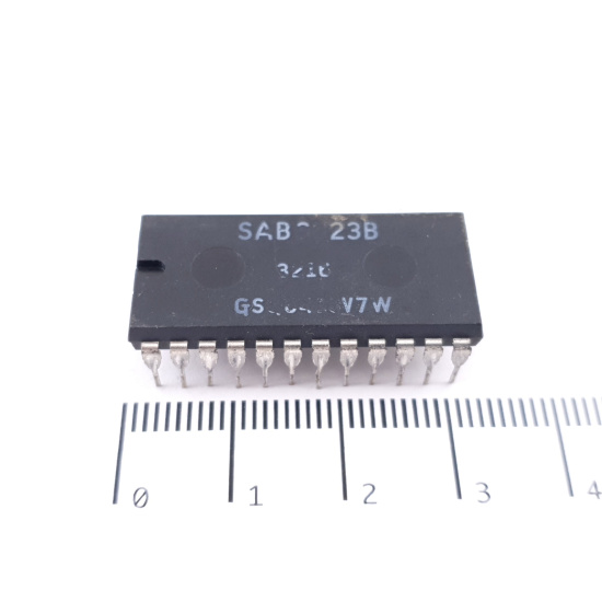 1 X SAB3023B INTEGRATED CIRCUIT. NOS....