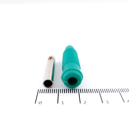 1 X 4MM BANANA SOCKET GREEN. SCREW...