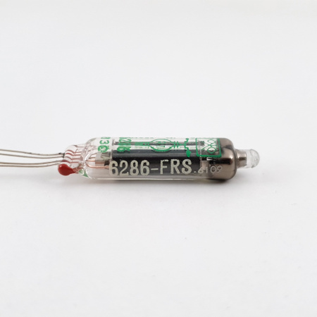 1 X 6286 RT TUBE. 1960s FRENCH ARMY PRODUCTION. NOS/NIB.