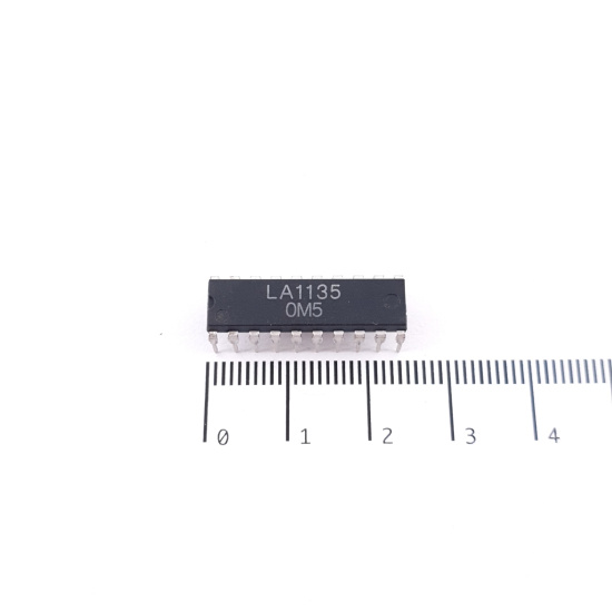 1 X LA1135 INTEGRATED CIRCUIT. NOS....
