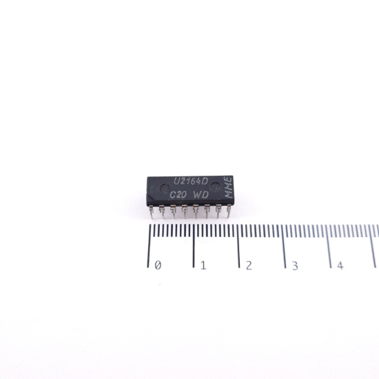 1 X U2164D INTEGRATED CIRCUIT. NOS....
