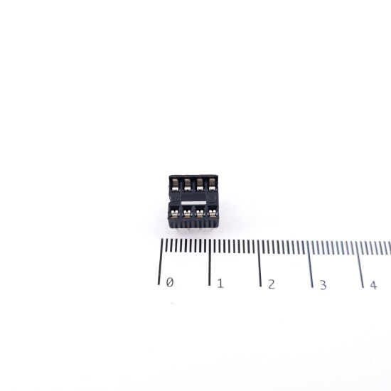 1 X 8 PIN DIP SOCKET. C518BU2F280925