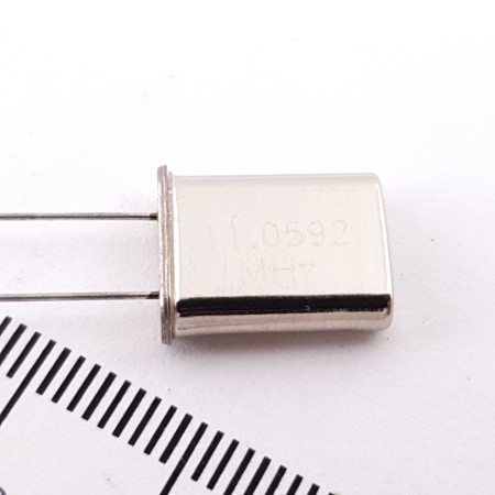 1 X 11.0592MHZ CRYSTAL OSCILLATOR. NOS. C601BU9F041025