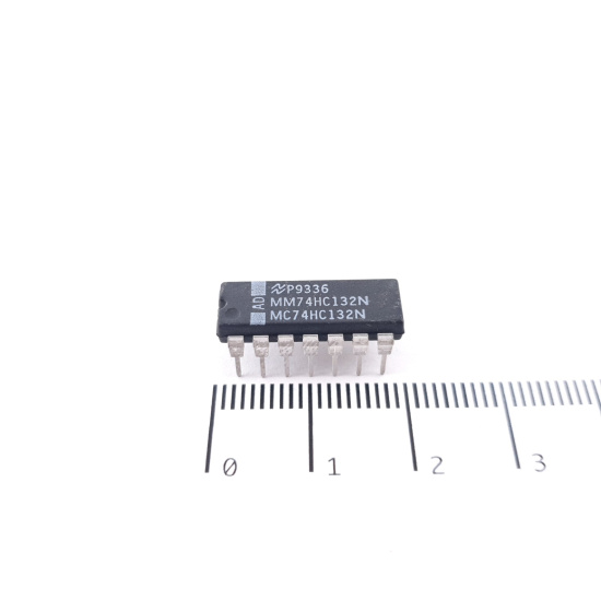 1 X MC74HC132N NATIONAL SEMICONDUCTOR...