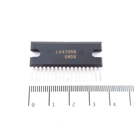 1 X LA4705N INTEGRATED CIRCUIT. NOS....