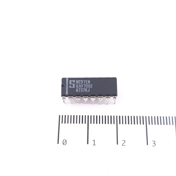 1 X NE571N SIGNETICS...