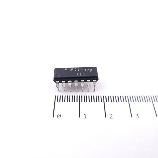 1 X MC1307P MOTOROLA INTEGRATED...