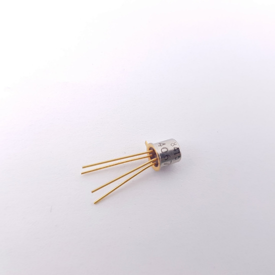 1 X 40673 GOLD SIGNETIC TRANSISTOR...