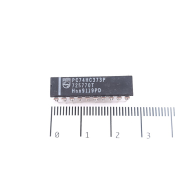 1 X PC74HC373P PHILIPS...