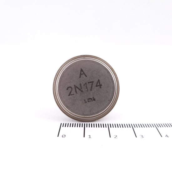 1 X 2N174 GOLD TRANSISTOR. NOS....