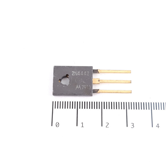 1 X 2N4442 GOLD MOTOROLA TRANSISTOR....