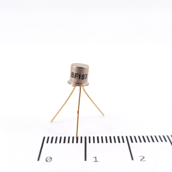 1 X BF187 GOLD TRANSISTOR. NOS....