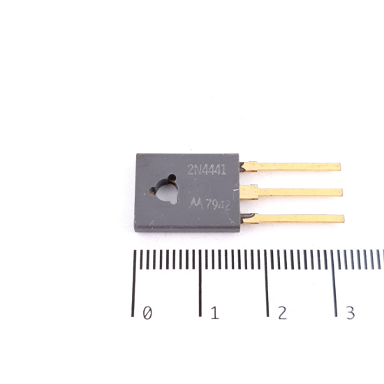 1 X 2N4441 GOLD MOTOROLA TRANSISTOR....