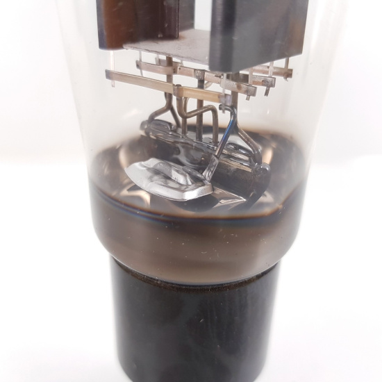 1 X PV200/600 OCTAL TUNGSRAM TUBE....