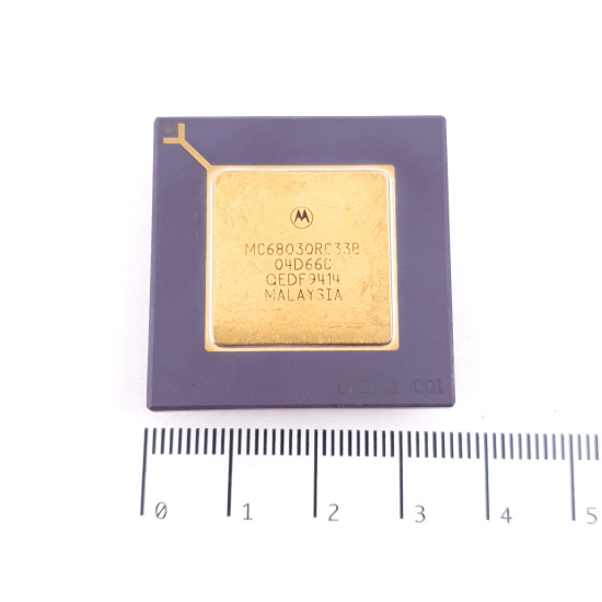 1 X MC68030RC33B / 68030 MOTOROLA...