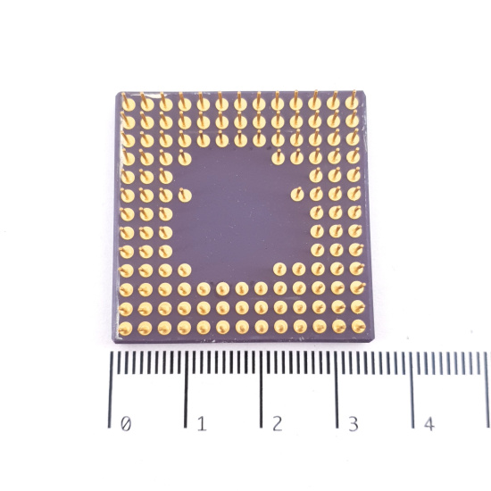 1 X MC68030RC33B / 68030 MOTOROLA...