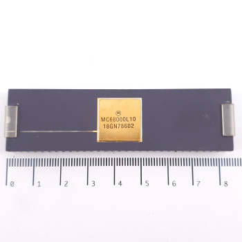 1 X MC68000L10 MOTOROLA...