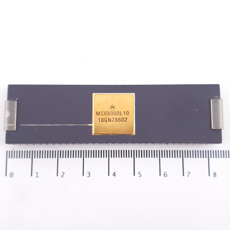 1 X MC68000L10 MOTOROLA MICROPROCESSOR. NOS. C109U1F140126