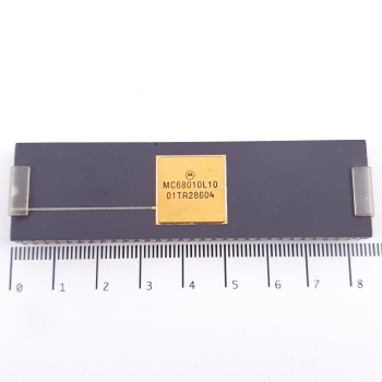 1 X MC68010L10 MOTOROLA...