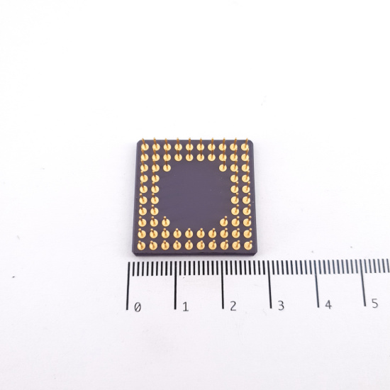 1 X MC68882RC25 / 68882 MOTOROLA...