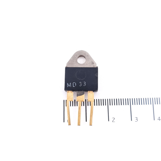 1 X MD33 GOLD TRANSISTOR. NOS....