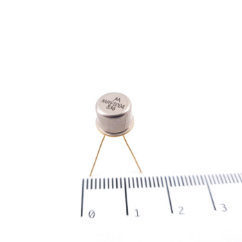 1 X MRF8004 GOLD MOTOROLA...