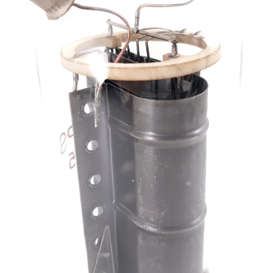 1 X TC1/75 PHILIPS TUBE. BLACK...