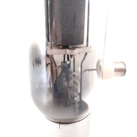 1 X 810 TAYLOR TUBE. 1950s PRODUCTION. BLACK PLATES. NOS/NIB.