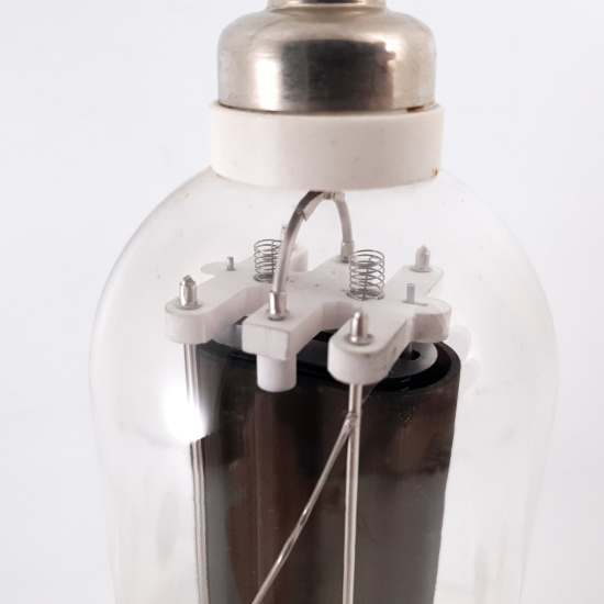 1 X 810 CETRON TUBE. 1960s...