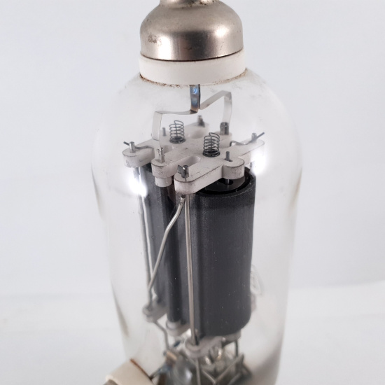 1 X 810 RCA TUBE. 1950s PRODUCTION....