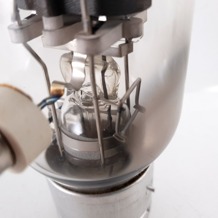 1 X 810 RCA TUBE. 1950s PRODUCTION. BLACK PLATES. NOS/NIB.