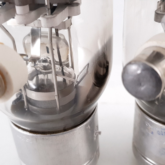 2 X 810 RCA TUBE. 1960s PRODUCTION....