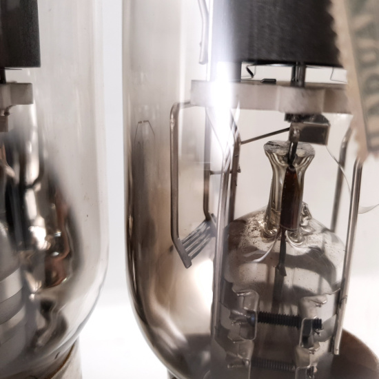 4 X JAN 810 RCA TUBE. BLACK PLATES....