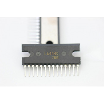 LA4440 INTEGRATED CIRCUIT NOS ( New Old Stock )1PC. C526BU3F110815