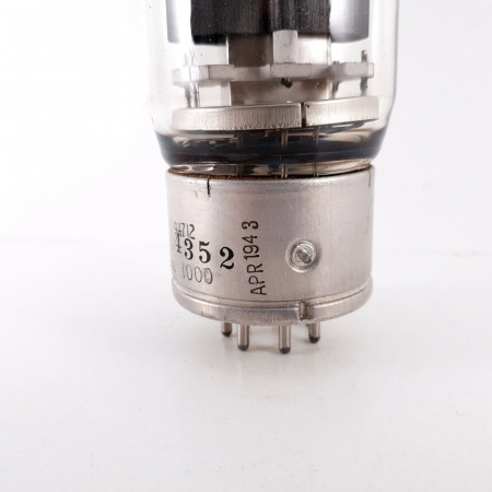 1 X USN 813 RCA RADIOTRON TUBE. NOS. AJ  ENA