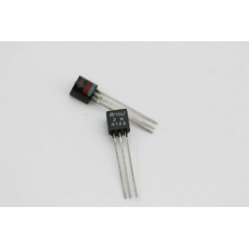 2N4123 NATIONAL SEMICONDUCTOR TRANSISTOR NOS( New Old Stock )1PC. C121U18F010617