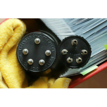 MALE SOCKET FOR SPEAKER CONNECTION 2