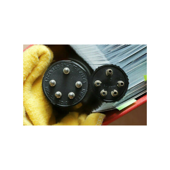 MALE SOCKET FOR SPEAKER CONNECTION